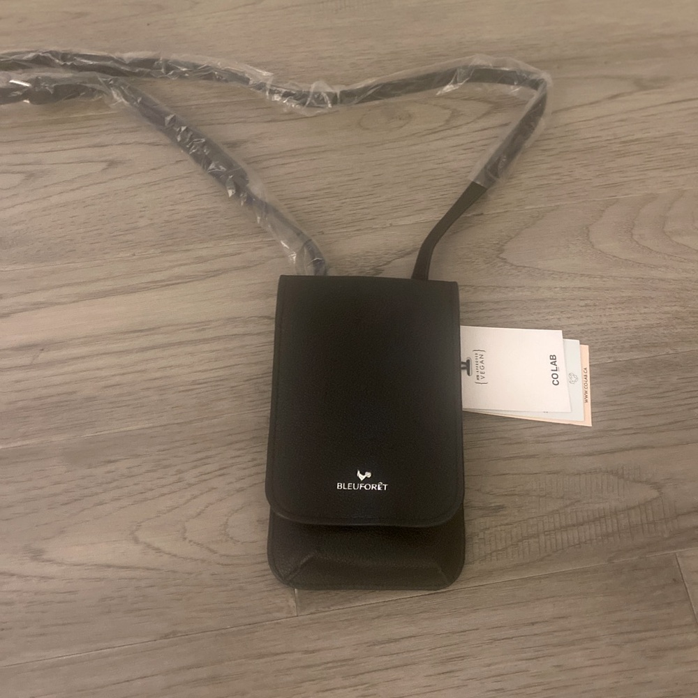 CO-LAB |  'FAYE' TECH CROSSBODY